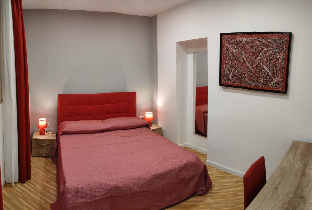 נאפולי Barbaja Suites In Street Toledo 205 מראה חיצוני תמונה
